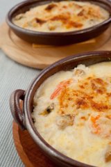 画像: 【送料無料】耐熱　ドリアパン（茶）3個組　レシピBOOK付き