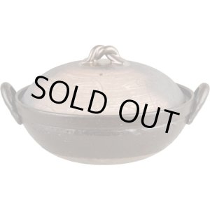 画像: 【送料無料】手造り唐草紋 手造り9号土鍋(4人用)2011ver