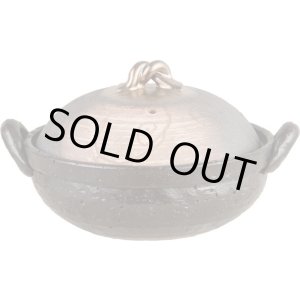 画像: 【送料無料】手造り唐草紋 金彩6号土鍋(1人用)