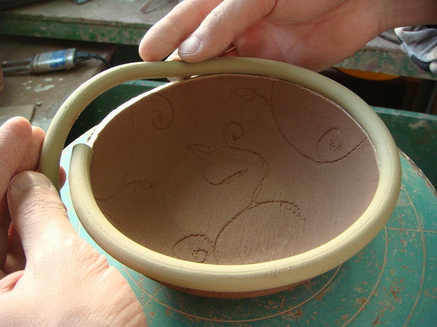 画像: 金彩唐草紋　手造り取り鉢